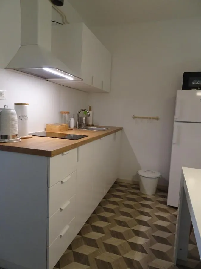 Apartma Nadja With Private Parking Lubiana Appartamento